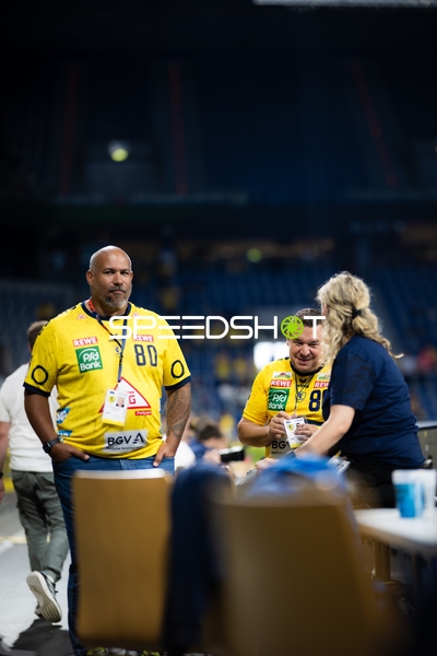 Trainer und Betreuer im Gespräch