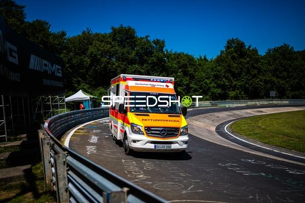 Rettungswagen auf der Rennstrecke