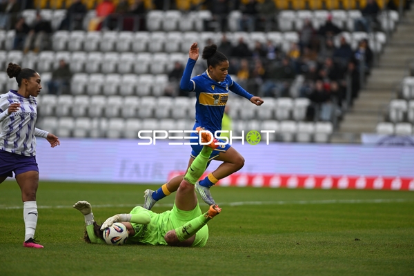 Ballbesitz und Torwartaktion