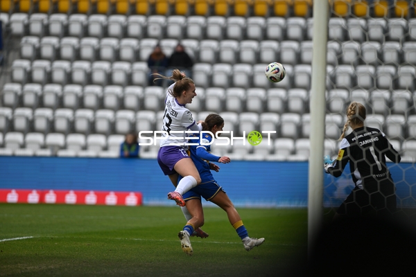 Zweikampf vor dem Tor