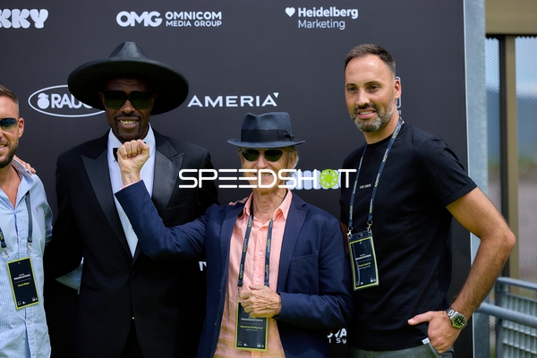 Ringside-Zone Face-Off