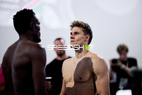 Ringside-Zone Face-Off