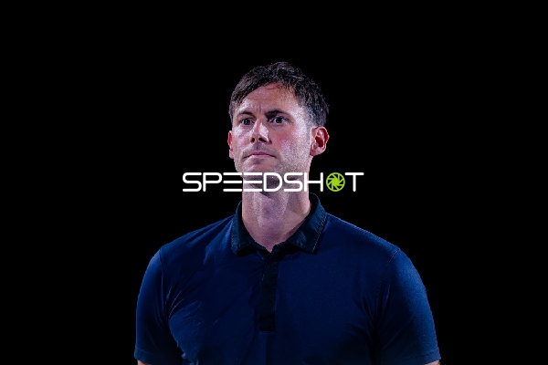 Trainer gibt Anweisungen