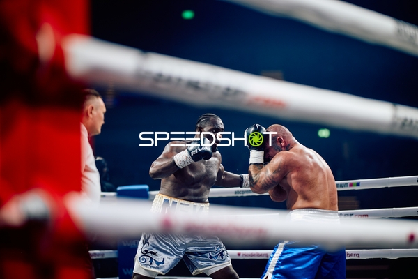 Boxer im Ring Nelvie Tiafack (110; VIP)