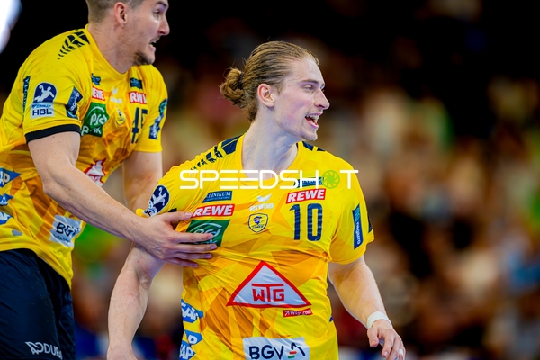 Torjubel Juri Knorr (10;Rhein Neckar Löwen), Halil Jaganjac (45;Rhein Neckar Löwen)