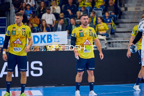 Spieler bereiten sich auf das Spiel vor