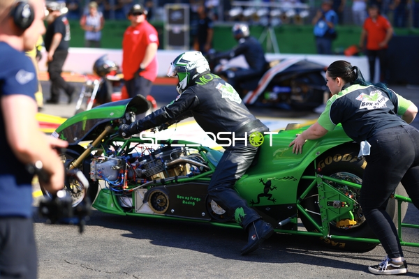 Motorrad Drag Racing Vorbereitung