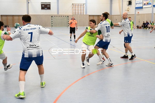 Verteidigungsaktion von TV Edingen gegen TV Friedrichsfeld