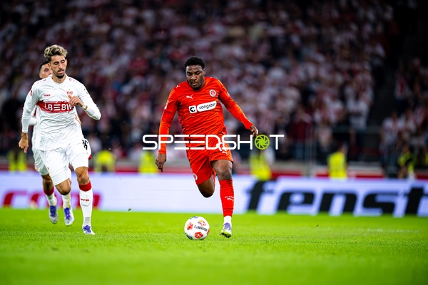 Spieler mit Ball in Aktion