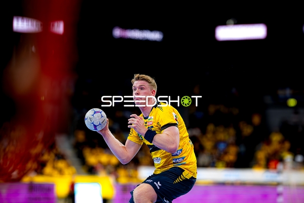 Haukur Thrastarson (25; Rhein Neckar Löwen) wirft aufs Tor