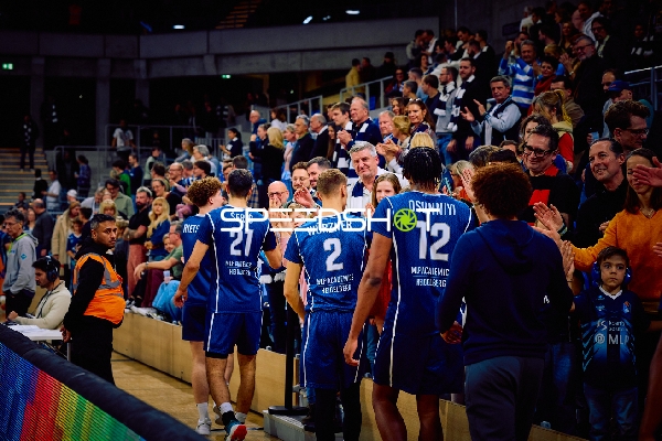 Spieler bedanken sich bei den Fans