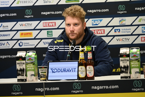Kevin Gerwin (49; Rhein Neckar Löwen) bei der Pressekonferenz
