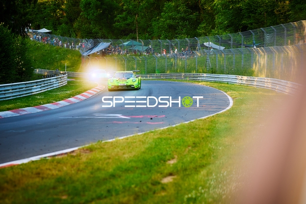 Rennfahrzeug auf der Nordschleife