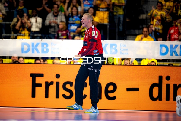 David Späth (29; Rhein Neckar Löwen) jubelt nach Tor