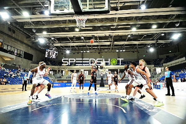 Wurfversuch und Verteidigung