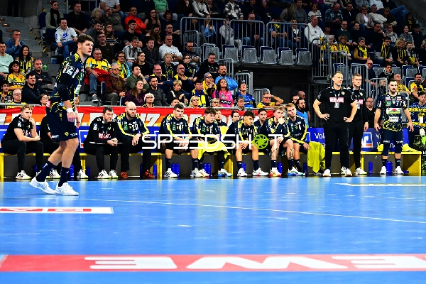 Szene mit Sebastian Heymann (13; Rhein Neckar Löwen) und Teamkollegen