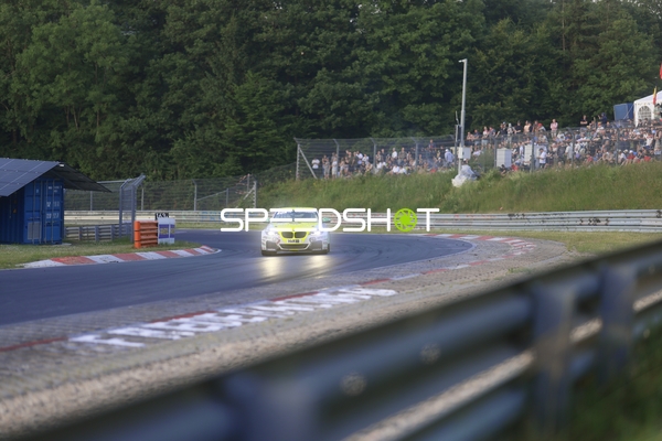 Rennfahrzeug auf der Nordschleife