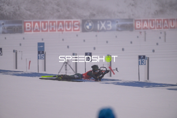 Schützin Judita TRAUBAITE (37; Biathlon Frauen) im Anschlag