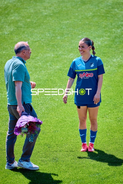 Aufwärmen Ereleta Memeti (7;TSG Hoffenheim Frauen 1)