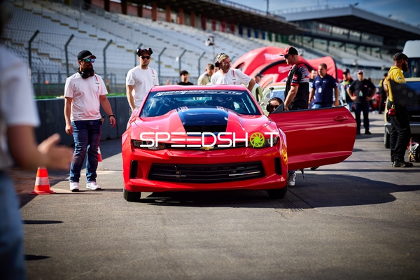 Chevrolet Camaro in der Boxengasse