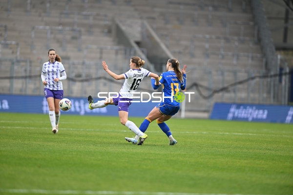 Zweikampf um den Ball