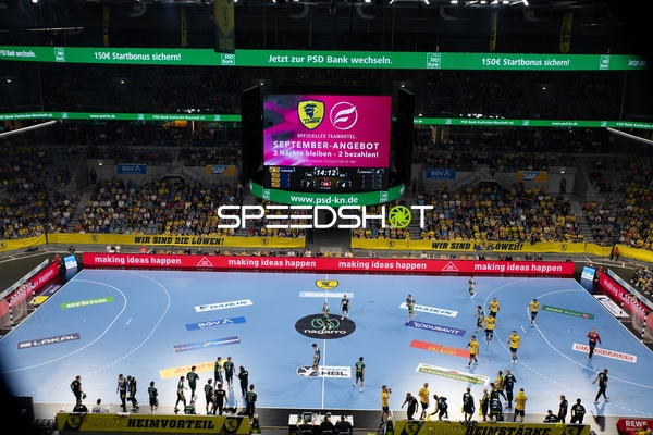 Teams positionieren sich vor Anpfiff