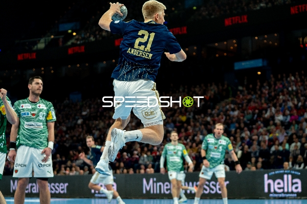 Frederik Bo Andersen (21; HSV Hamburg) mit Wurf