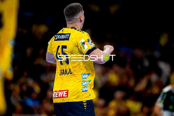 Halil Jaganjac (45; Rhein Neckar Löwen) positioniert sich