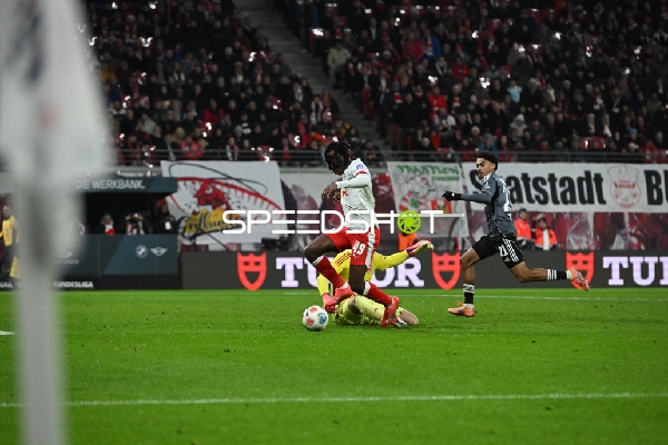 Zweikampf im Strafraum