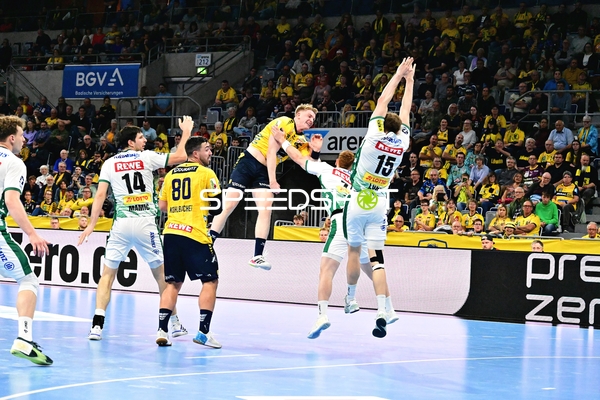 Jannik Kohlbacher (80; Rhein Neckar Löwen) wirft aufs Tor