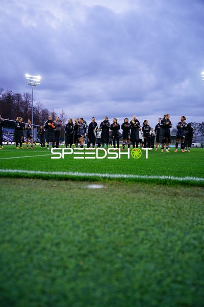 Mannschaften vor dem Anpfiff