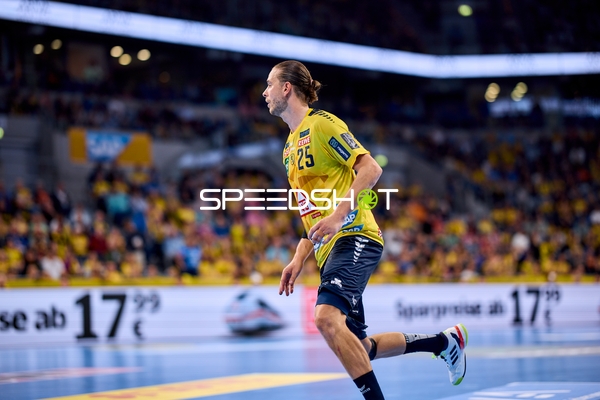 Spieler Olle Forsell-Schefvert (25; Rhein Neckar Löwen) in Aktion