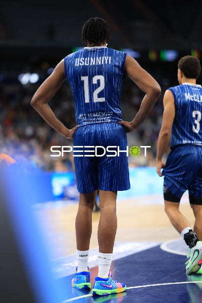 Osun Osunniyi (12; MLP Academics Heidelberg) und Kevin McClain (3; MLP Academics Heidelberg) auf dem Spielfeld