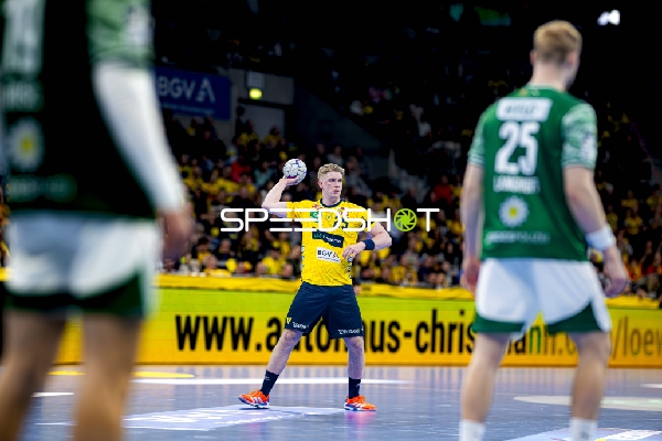 Wurf von Haukur Thrastarson (25; Rhein Neckar Löwen)