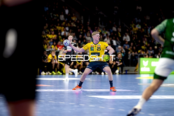 Wurf von Haukur Thrastarson (25; Rhein Neckar Löwen)