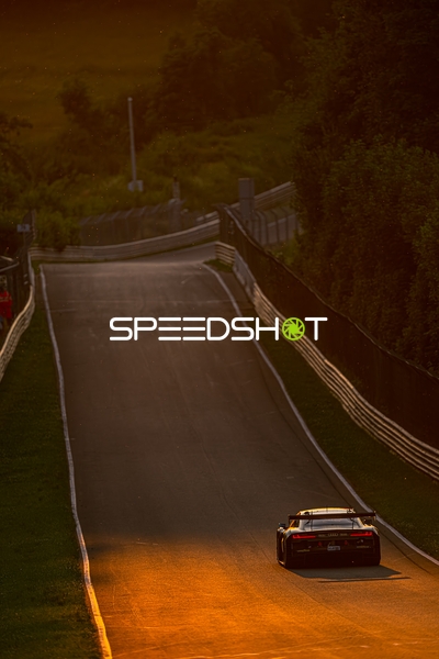 Rennfahrzeug auf der Rennstrecke