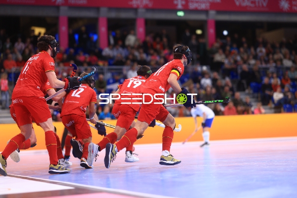 Philippe SIMAR (11; Belgien) und Nicolas BOGAERTS (12; Belgien) sprinten im Vordergrund