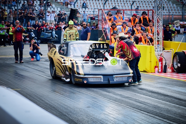 Drag Racing Fahrzeug an der Startlinie