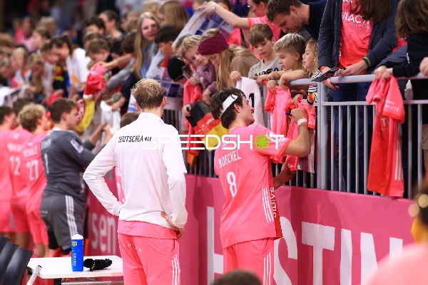 Autogrammstunde von Anton Boeckel (8; Deutschland)