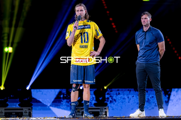 Spieler Juri Knorr (10; Rhein Neckar Löwen) in Position