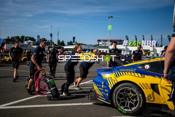 Mechaniker in der Boxengasse