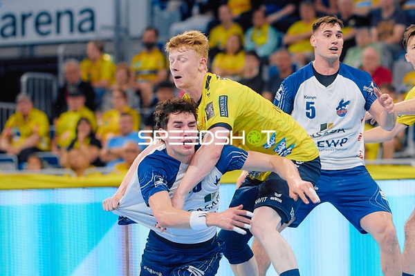 Tackle Patrick Groetzki (24;Rhein Neckar Löwen), Jon Lindenchrone Andersen (42;Rhein Neckar Löwen), Marvin Siemer (6;VfL Potsdam), Josip Simic (5;VfL Potsdam)