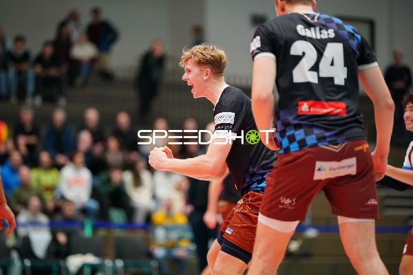 Janik Sambale (8; WWK Volleys Herrsching) jubelt
