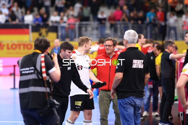 Marcin NYCKOWIAK (10; Österreich) im Gespräch