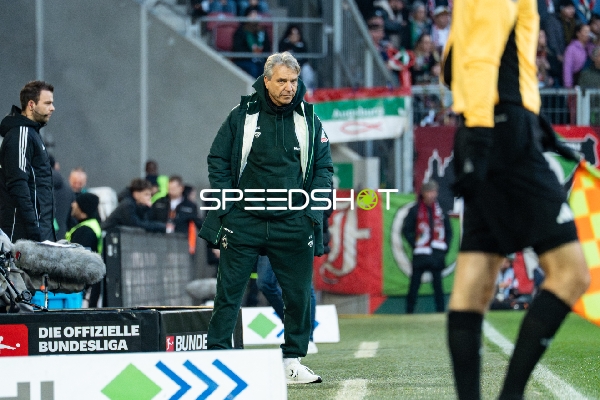 Trainer an der Seitenlinie