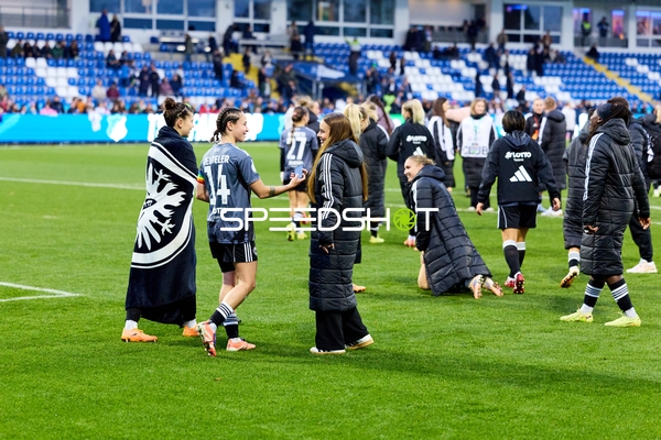 Spielerinnen nach Spiel