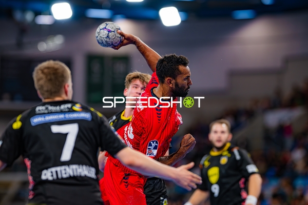 Nikola Vlahovic (3; SG BBM Bietigheim) wirft aufs Tor