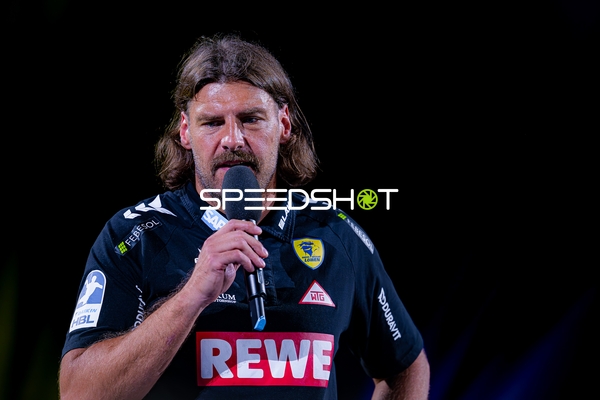 Cheftrainer Sebastian Hinze (cheftrainer; Rhein Neckar Löwen) in Aktion