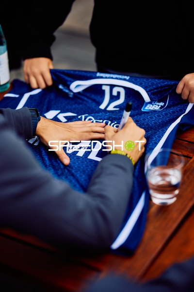 MLP Academics Trikot Unterschrift