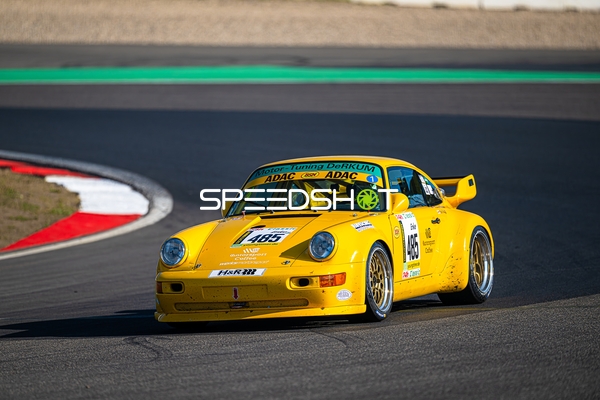 Porsche 911 auf der Rennstrecke